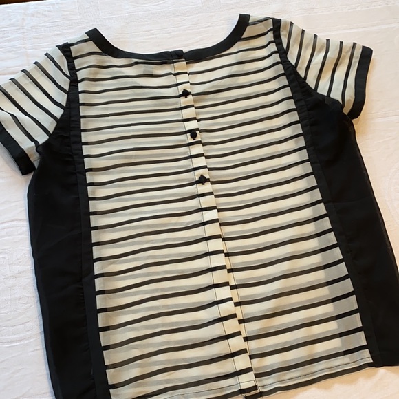 American Eagle Outfitters blouse. Black and and ivory stripes. Size Medium. - Picture 3 of 4